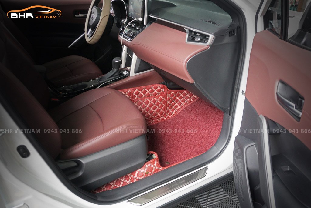Thảm lót sàn Phú Quý phía ghế phụ xe Toyota Cross