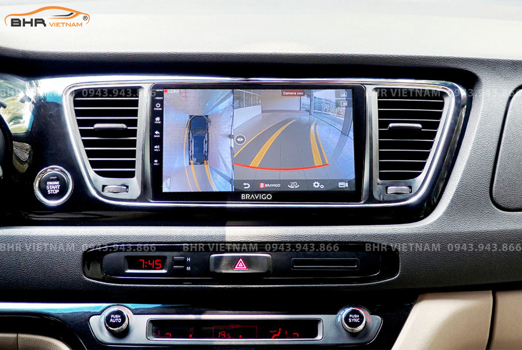 Hình ảnh quan sát từ camera sau trên màn hình DVD Bravigo Ultimate Kia Sedona 2015 - nay