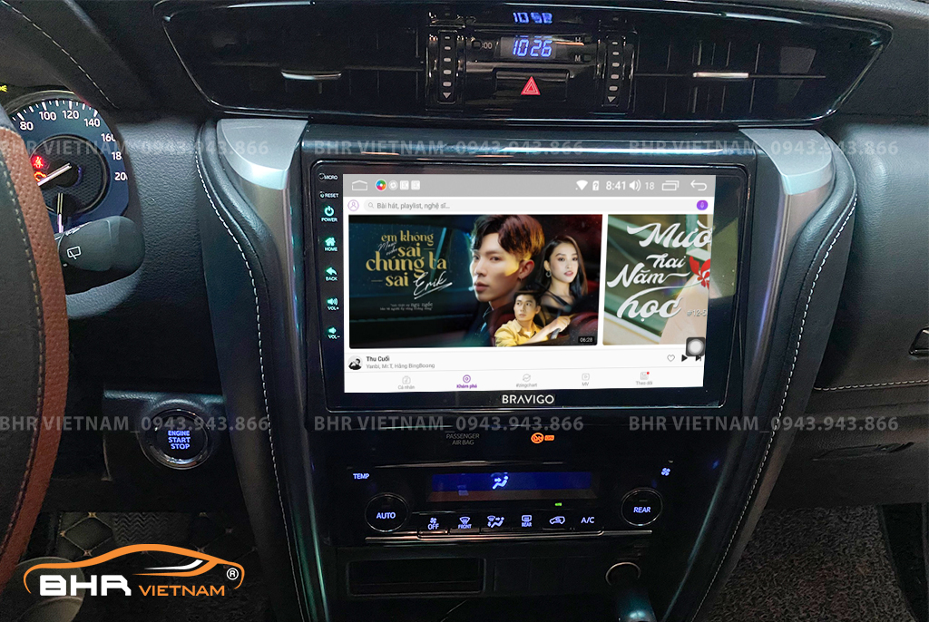 Giải trí Youtube, xem phim sống động trên màn hình DVD Android Bravigo Ultimate TToyota Fortuner 2017 - nay