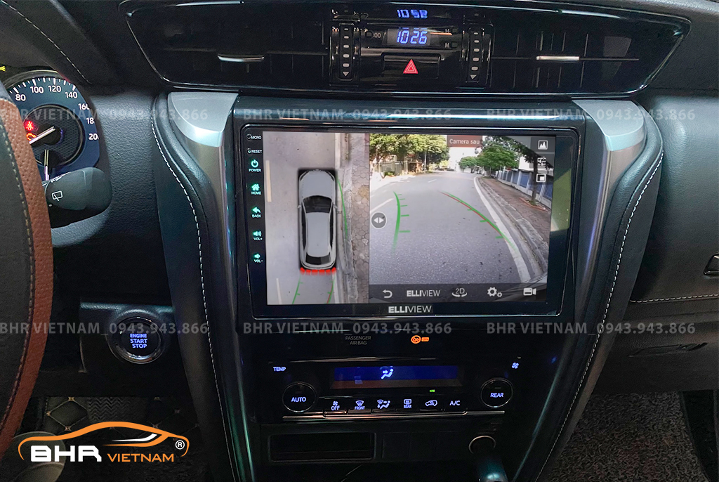 Hình ảnh quan sát từ camera sau Elliview S4 Deluxe Toyota Fortuner 2017 - nay