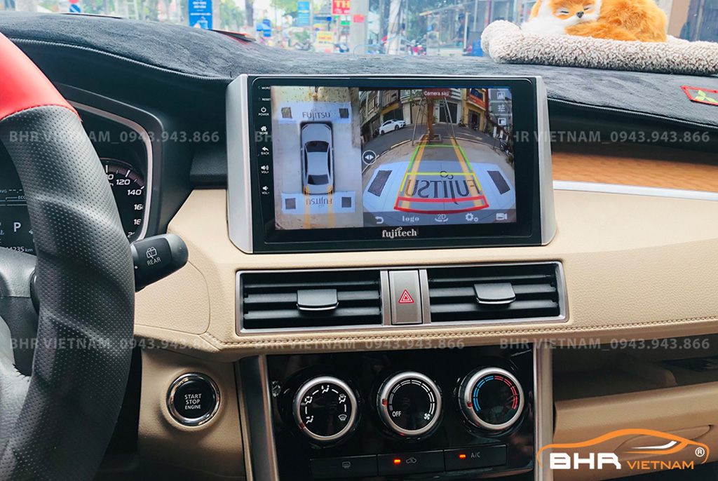 Hình ảnh quan sát từ camera sau trên màn hình DVD Fujitech 360 Mitsubishi Xpander 2018 - nay