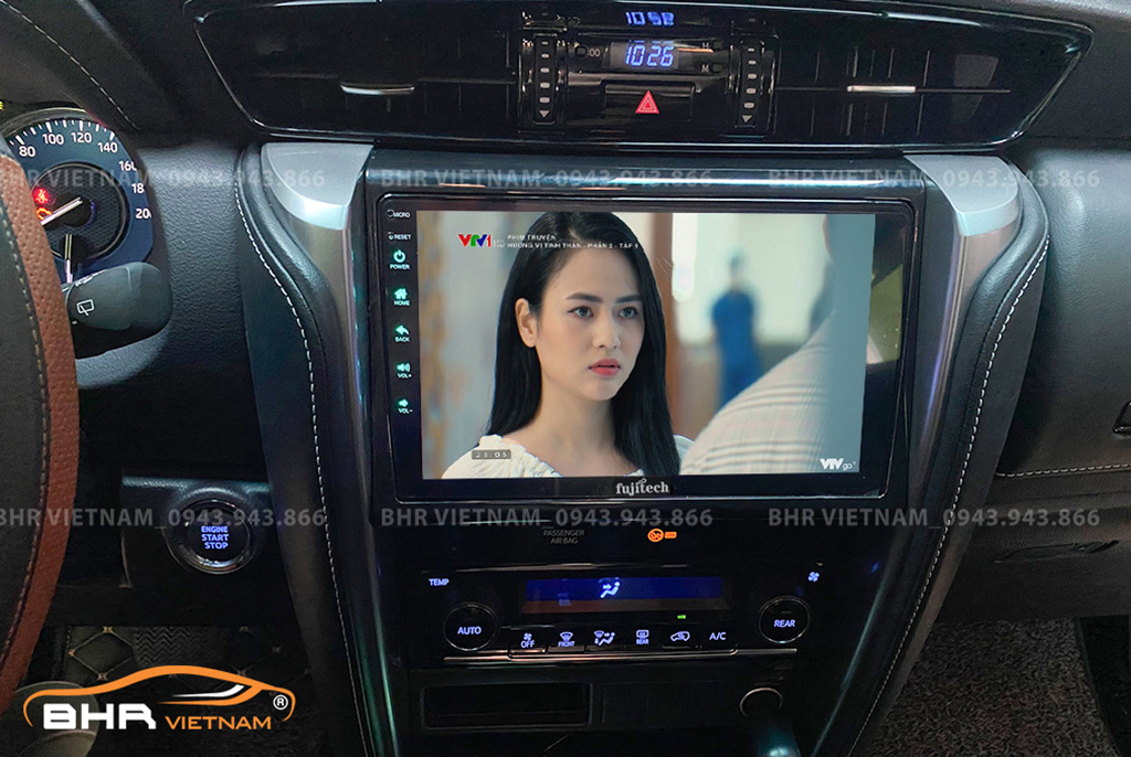 Giải trí trên màn hình DVD Fujitech 360 Toyota Fortuner 2017 - nay