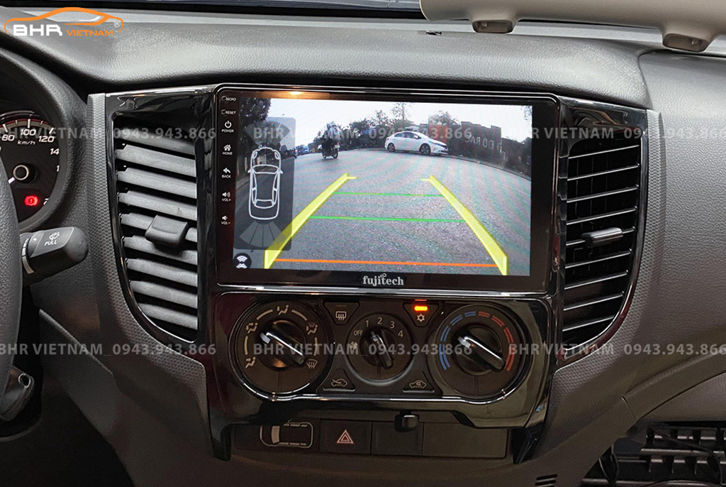 Màn hình DVD Fujitech Mitsubishi Triton 2016 - 2019 tích hợp camera lùi