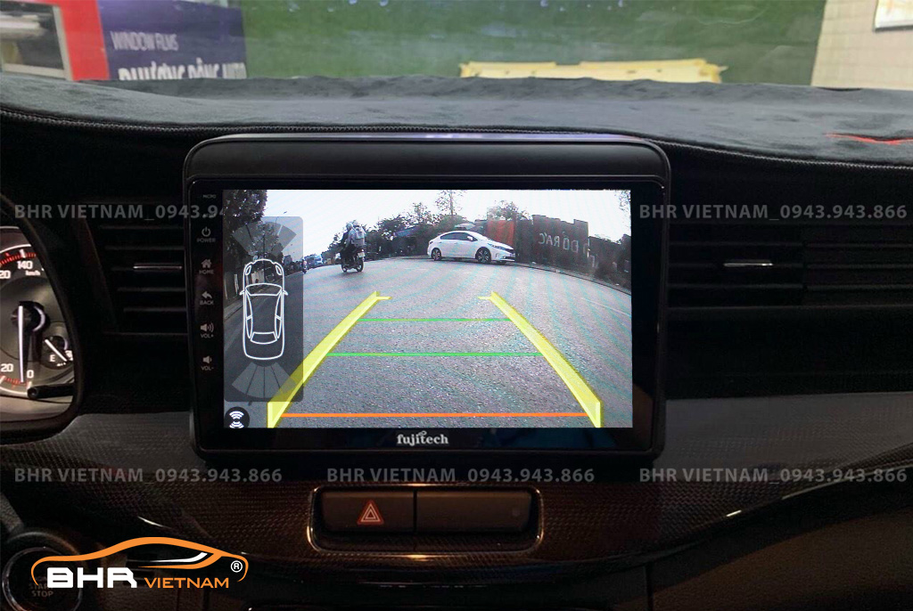 Màn hình DVD Fujitech Suzuki Ertiga 2020 - nay tích hợp camera lùi