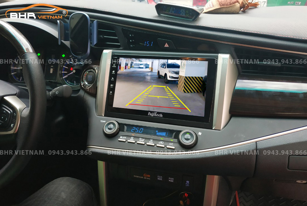 Màn hình DVD Fujitech Toyota Innova 2016 - nay tích hợp camera lùi