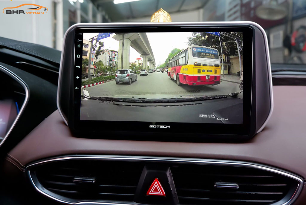 Quan sát toàn cảnh trên màn hình DVD Gotech GT360 Hyundai Santafe 2019 - 2020