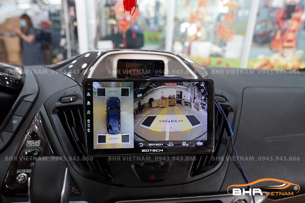 Hình ảnh quan sát cam phía sau của màn hình DVD Gotech GT360 Plus Ford Tourneo 2019 - nay