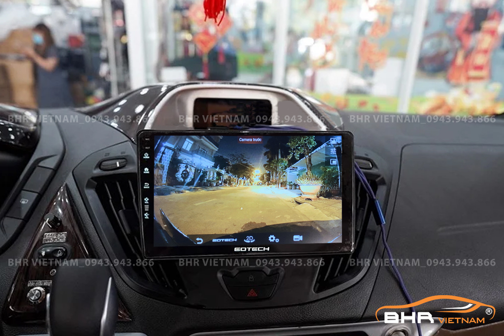 Hình ảnh quan sát phía trước màn hình DVD Gotech GT360 Plus Ford Tourneo 2019 - nay
