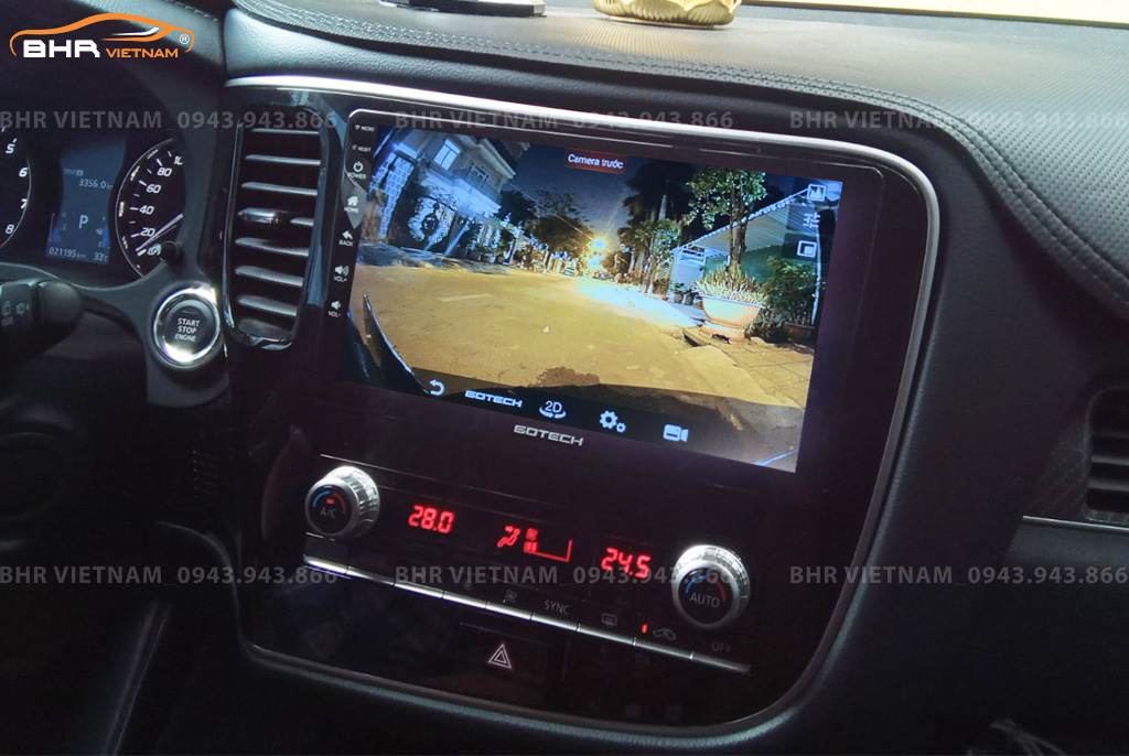 Hình ảnh quan sát phía trước màn hình DVD Gotech GT360 Plus Mitsubishi Outlander 2020 - nay