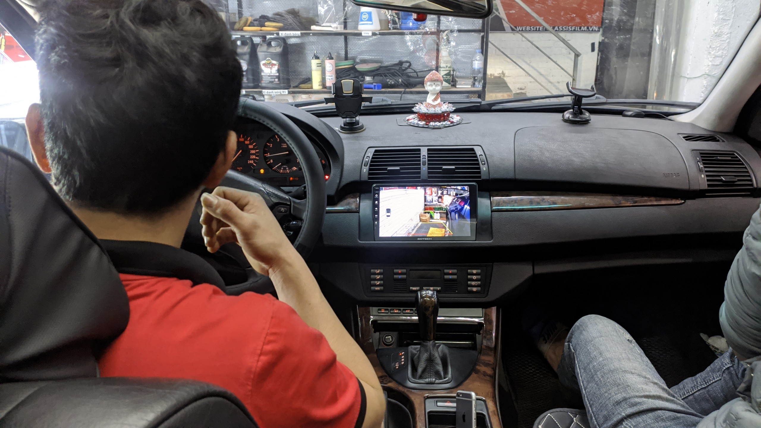 Màn hình Gotech GT8 Max lắp đặt vừa khít cho xe BMW X5