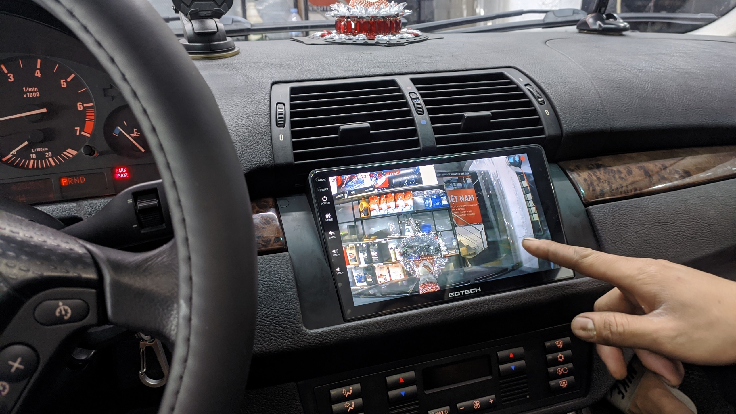 Quan sát hình ảnh trên Màn hình Gotech GT8 Max BMW X5 