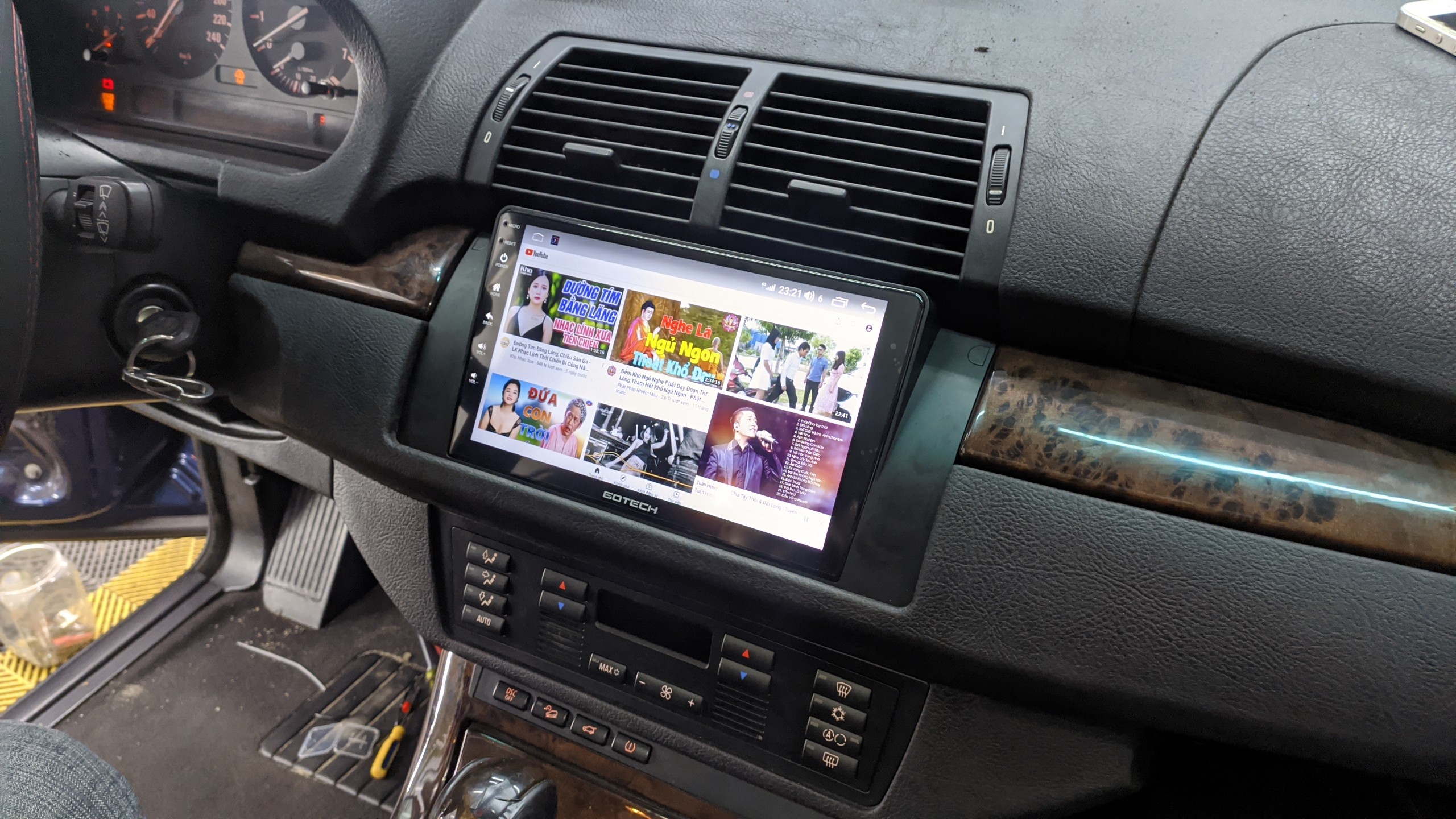 Giải trí Youtube, xem phim sống động trên màn hình Gotech GT8 Max Ford Ecosport 2013 - nay