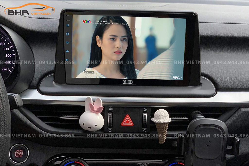 Giải trí Youtube, xem phim sống động trên màn hình DVD Oled C8S Kia Cerato 2019 - nay