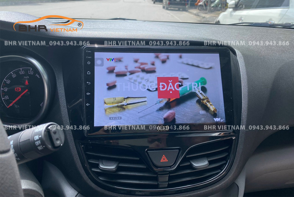 Giải trí Youtube, xem phim sống động trên màn hình DVD Oled C8S Vinfast Fadil 2019 - nay