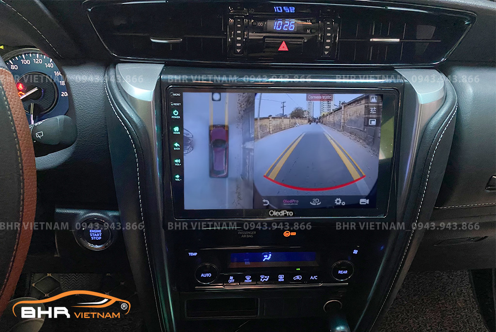 Hình ảnh quan sát camera trước màn hình DVD Oled Pro X5S Toyota Fortuner 2017 - nay