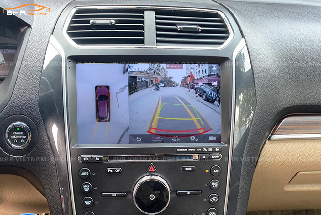 Hình ảnh quan sát từ camera sau trên màn hình DVD Oled Pro X8S Ford Explorer 2016 - nay