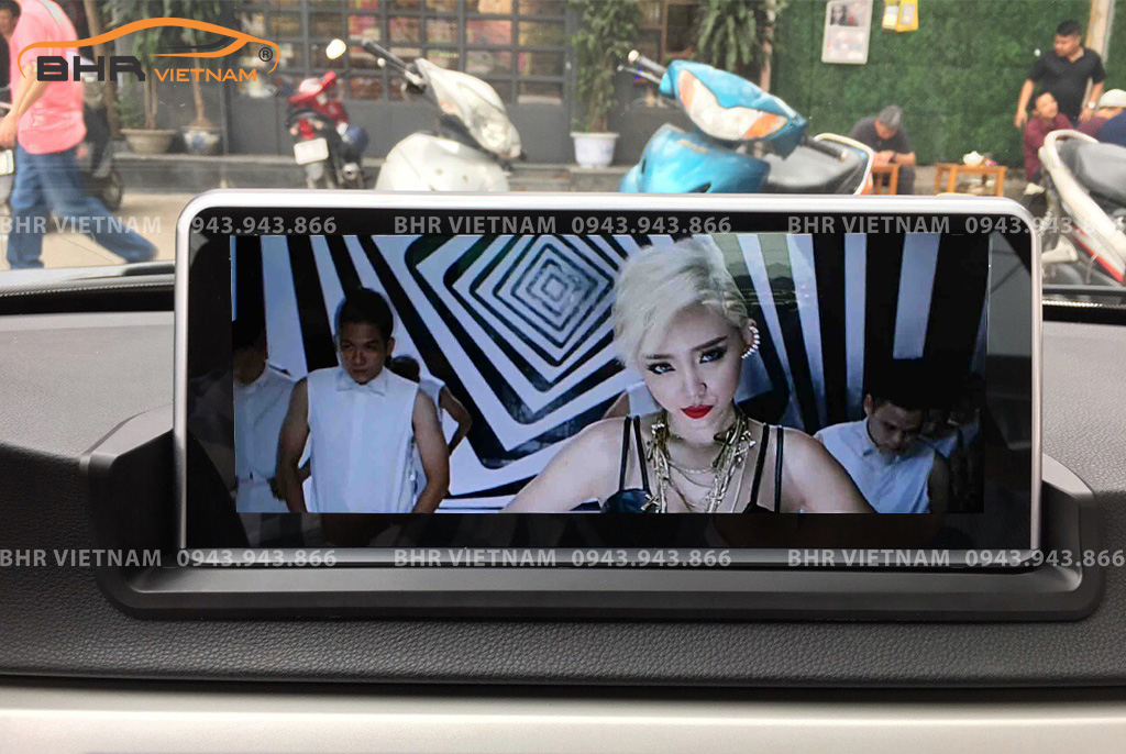 Giải trí Youtube, xem phim sống động trên màn hình DVD Android BMW 320i E90 2007 - 2011