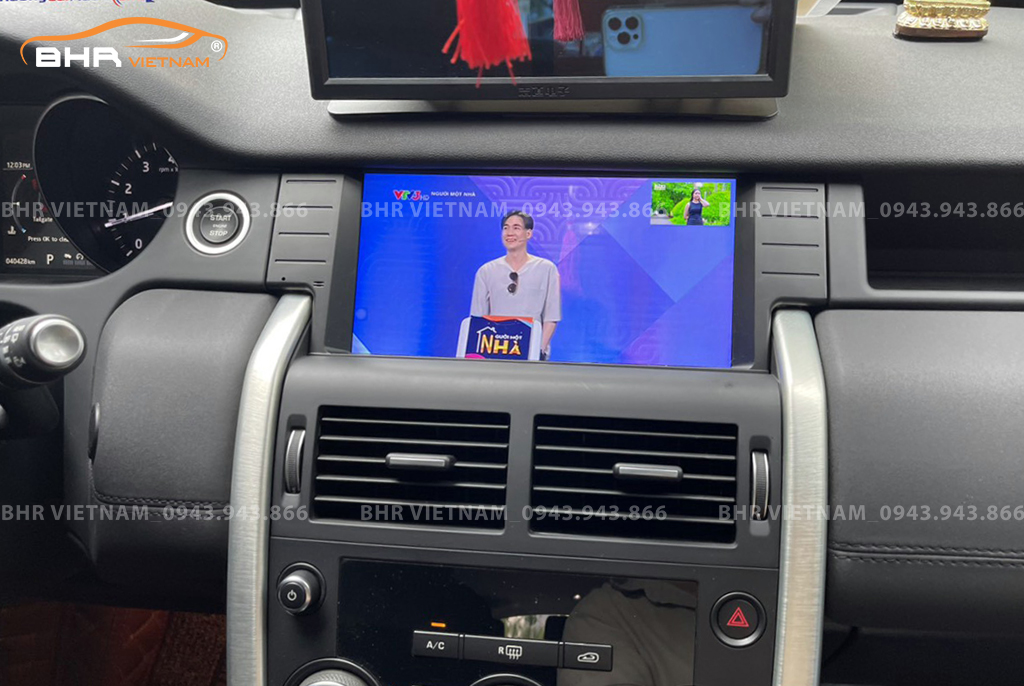 Giải trí Youtube, xem phim sống động trên màn hình DVD Android Flycar Land Rover Dicovery Sport 2014 - 2018