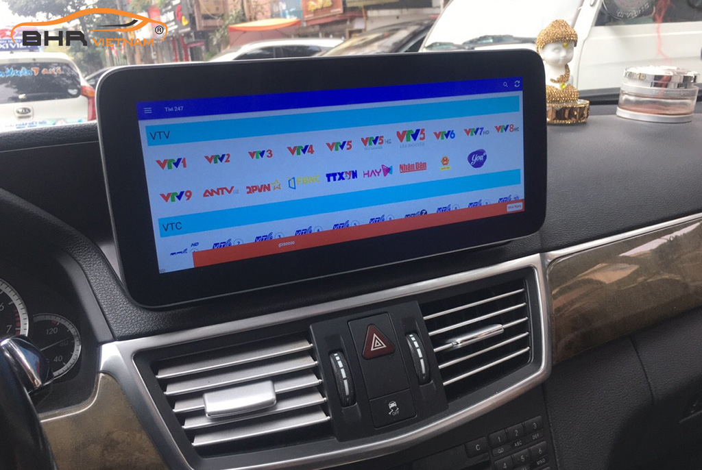Giải trí Youtube, xem phim sống động trên màn hình DVD Android Flycar Mercedes E Class W212 (E200, E250, E300) 2009 - 2012