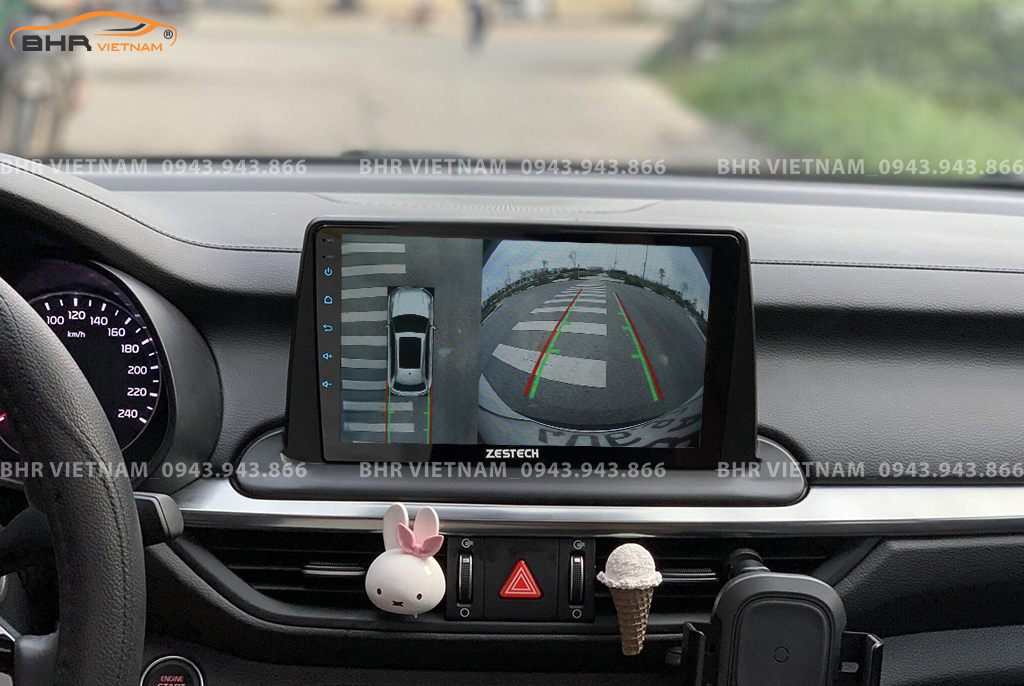 Hình ảnh quan sát từ camera sau Zestech Z800+ Kia Cerato 2019 - nay