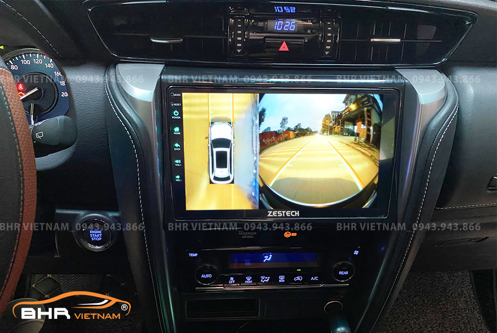 Hình ảnh quan sát camera trước màn hình DVD Zestech Z800 Pro+ Toyota Fortuner 2017 - nay