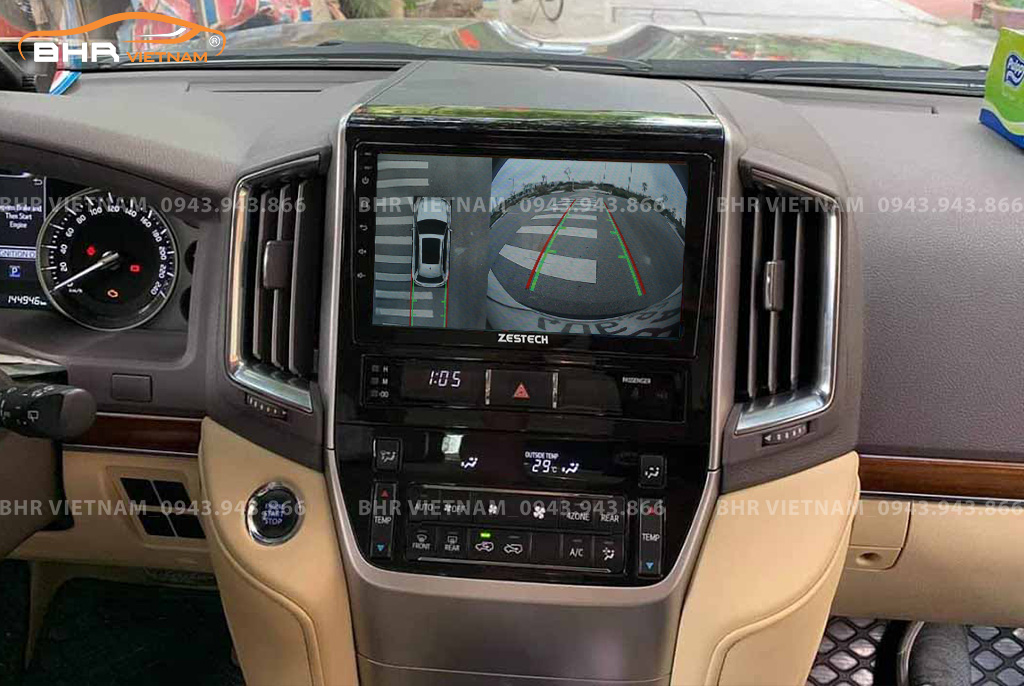 Hình ảnh quan sát từ camera sau Zestech Z800 Pro+ Toyota Land Cruiser 2016 - 2020