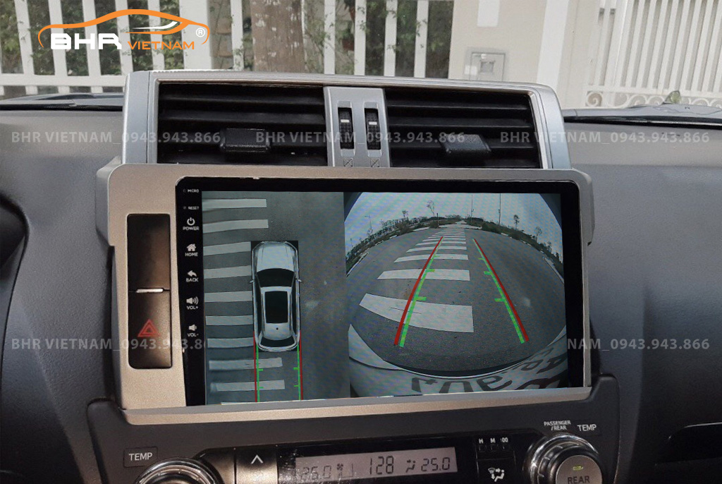 Hình ảnh quan sát từ camera sau Zestech Z800 Pro+ Toyota Prado 2010 - 2016