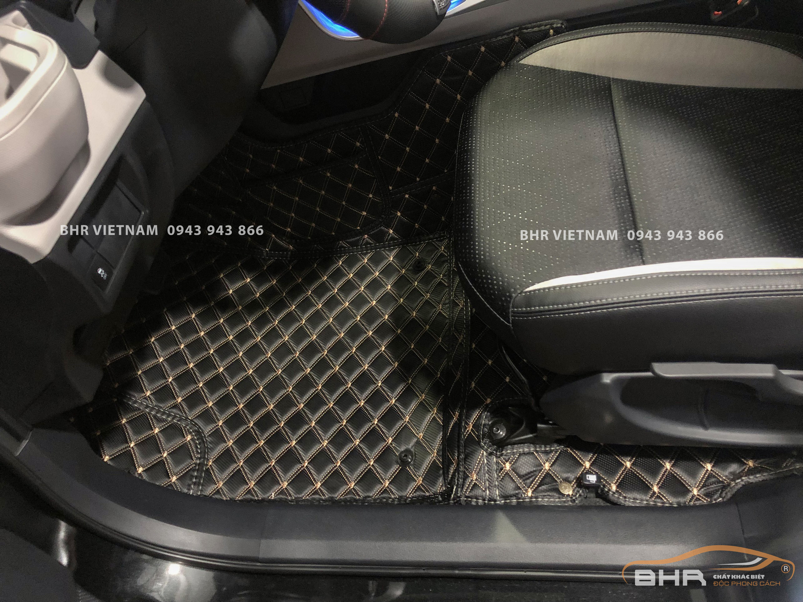 Thảm lót sàn che phủ toàn bộ sàn xe Toyota Avanza